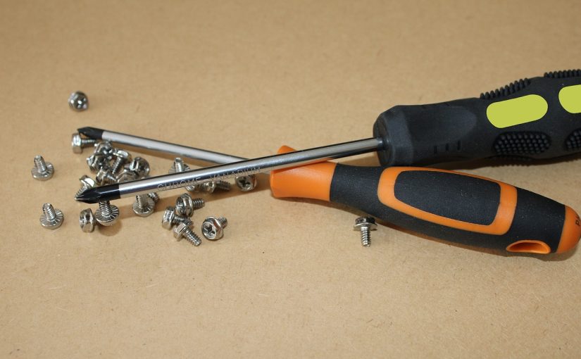 Jak postąpić kiedy lodówka nie chce utrzymywać temperaturę, a pralka przecieka?